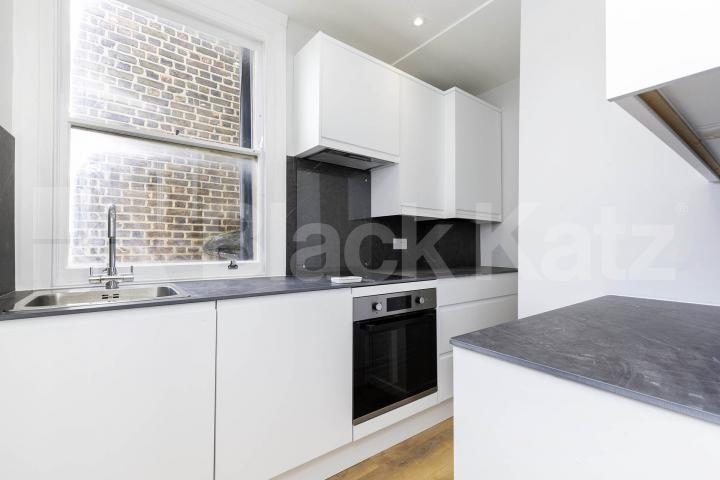 Newly refurbished one bed in Marylebone and mins to Regents Park Bell Street, Marylebone